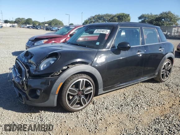 ✅ 2019 MINI Hardtop 4 Door Cooper S • VIN: WMWXU3C59K2H86738 • Lot: 91324075. Listed on Copart with 82,878 mi. Free auction sales archive from the USA and detailed vehicle history report at DreamBid. Image 1.