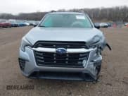 ✅ 2024 Subaru Ascent Limited • VIN: 4S4WMAUD0R3424268 • Lot: 42005674. Listed on IAAI with 6,981 mi. Free auction sales archive from the USA and detailed vehicle history report at DreamBid. Image 12.