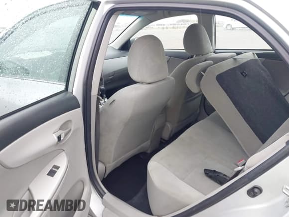 ✅ 2013 Toyota Corolla S • VIN: 2T1BU4EE8DC010666 • Lot: 43453011. Wystawiony na IAAI z przebiegiem 205 546 mil. Bezpłatny archiwum sprzedaży aukcyjnych z USA i szczegółowy raport historii pojazdu na DreamBid. Zdjęcie 8.