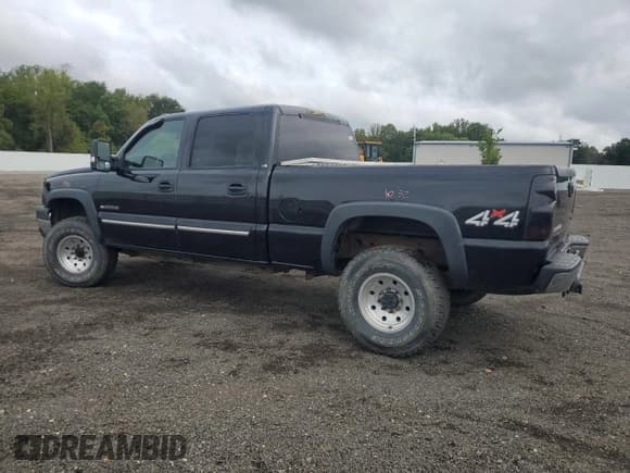 ✅ 2004 Chevrolet Silverado 2500HD LS • VIN: 1GCHK23U84F114144 • Lot: 69573905. Wystawiony na Copart z przebiegiem 149 449 mil. Bezpłatny archiwum sprzedaży aukcyjnych z USA i szczegółowy raport historii pojazdu na DreamBid. Zdjęcie 2.