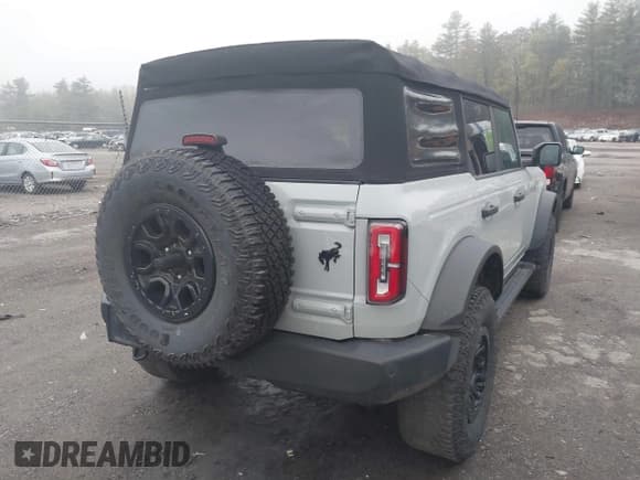 ✅ 2022 Ford Bronco • VIN: 1FMEE5DP2NLA70127 • Lot: 42224917. Wystawiony na IAAI z przebiegiem 28 923 mil. Bezpłatny archiwum sprzedaży aukcyjnych z USA i szczegółowy raport historii pojazdu na DreamBid. Zdjęcie 4.