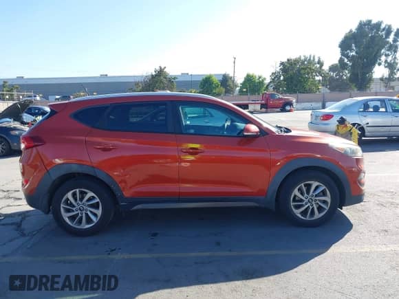 2016 Hyundai Tucson Limited z VIN KM8J33A20GU229712, wystawiony jako IAAI lot #42858852 z przebiegiem 102 042 mil mil oraz . Historia ofert i sprzedaży dostępna na DreamBid. Obrazek 13.