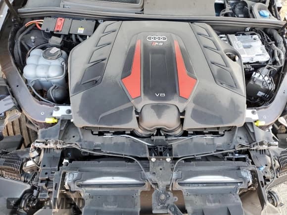 ✅ 2024 Audi RS Q8 • VIN: WU1ARBF19RD000304 • Lot: 74469054. Listed on Copart with 9,546 mi. Free auction sales archive from the USA and detailed vehicle history report at DreamBid. Image 11.