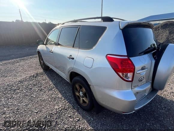 ✅ 2006 Toyota RAV4 • VIN: JTMBD33V265007906 • Lot: 42918338. Wystawiony na IAAI z przebiegiem 215 065 mil. Bezpłatny archiwum sprzedaży aukcyjnych z USA i szczegółowy raport historii pojazdu na DreamBid. Zdjęcie 3.