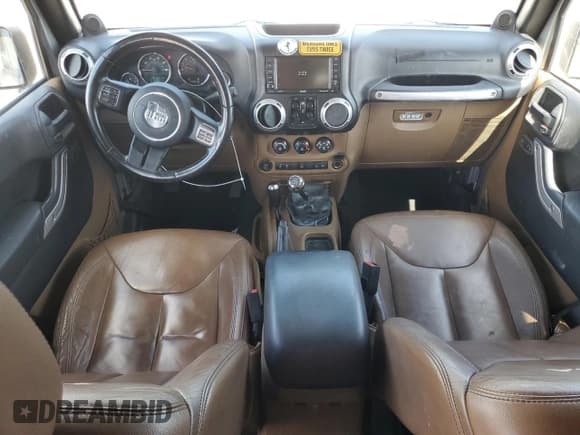 ✅ 2014 Jeep Wrangler Unlimited Sahara • VIN: 1C4BJWEG9EL108847 • Lot: 70563165. Wystawiony na Copart z przebiegiem 172 316 mil. Bezpłatny archiwum sprzedaży aukcyjnych z USA i szczegółowy raport historii pojazdu na DreamBid. Zdjęcie 8.