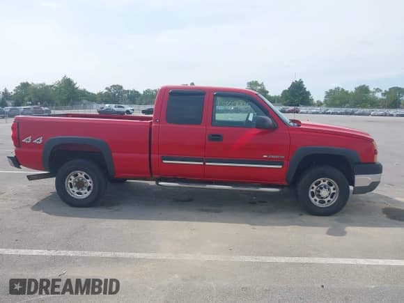 2005 Chevrolet Silverado 2500HD LS с VIN 1GCHK29U35E147891, выставлен на аукционе IAAI как лот 43159005 с пробегом 243 335 миль миль и . История ставок и продаж доступна на DreamBid. Изображение 13.