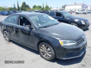 ✅ 2015 Volkswagen Jetta SE • VIN: 3VWD07AJ1FM284890 • Лот: 42328592. Опубликован ранее на IAAI с пробегом 92 880 миль. Бесплатный доступ к архиву аукционных продаж из США и подробный отчёт об истории автомобиля на DreamBid. Изображение 1.