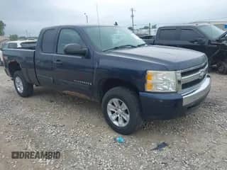 2008 Chevrolet Silverado 1500 1LT z VIN 1GCEK19068Z186207, wystawiony jako IAAI lot #42746390 z przebiegiem 163 470 mil mil oraz . Historia ofert i sprzedaży dostępna na DreamBid. Obrazek 1.