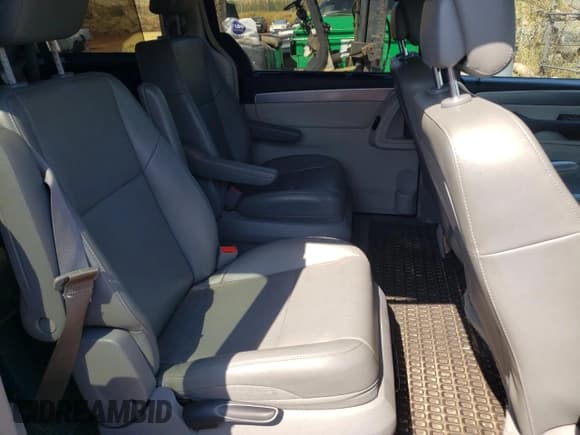 ✅ 2012 Volkswagen Routan SE • VIN: 2C4RVABG0CR146207 • Лот: 56306294. Опубликован ранее на Copart с пробегом 106 874 миль. Бесплатный доступ к архиву аукционных продаж из США и подробный отчёт об истории автомобиля на DreamBid. Изображение 11.