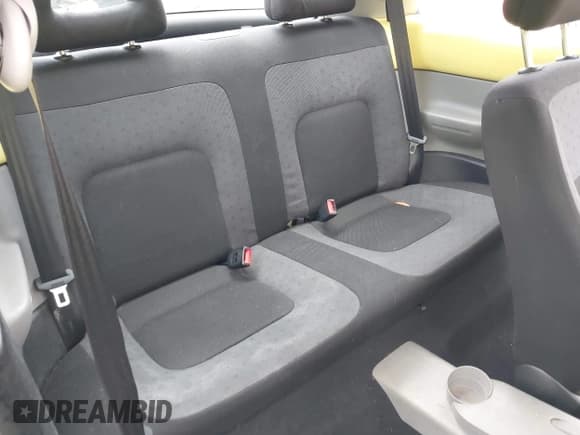 ✅ 1999 Volkswagen Beetle • VIN: 3VWBC21C9XM453803 • Lot: 42740727. Listed on IAAI with 85,338 mi. Free auction sales archive from the USA and detailed vehicle history report at DreamBid. Image 8.