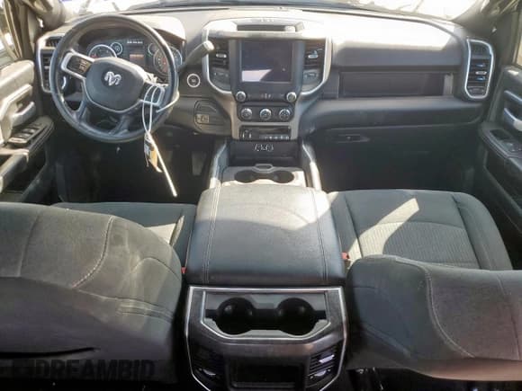 ✅ 2021 Ram 3500 Big Horn • VIN: 3C63R3HL7MG551764 • Lot: 81731235. Wystawiony na Copart z przebiegiem 146 796 mil. Bezpłatny archiwum sprzedaży aukcyjnych z USA i szczegółowy raport historii pojazdu na DreamBid. Zdjęcie 8.