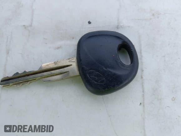 ✅ 2008 Hyundai Accent GS • VIN: KMHCM36C98U103874 • Lot: 42496731. Listed on IAAI with 121,004 mi. Free auction sales archive from the USA and detailed vehicle history report at DreamBid. Image 11.