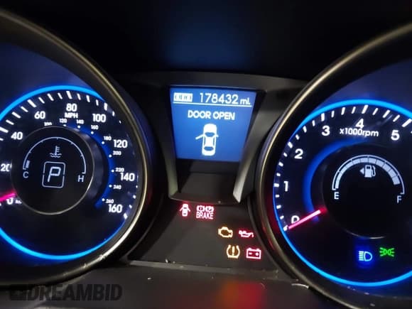 ✅ 2013 Hyundai Genesis Coupe 2.0T • VIN: KMHHT6KD0DU102941 • Lot: 42280472. Wystawiony na IAAI z przebiegiem 178 432 mil. Bezpłatny archiwum sprzedaży aukcyjnych z USA i szczegółowy raport historii pojazdu na DreamBid. Zdjęcie 7.