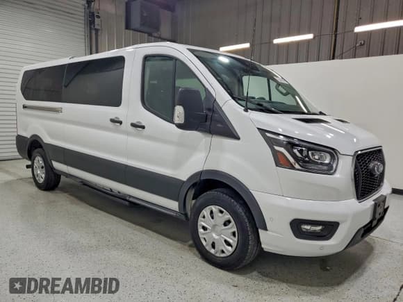 ✅ 2023 Ford Transit Passenger XLT • VIN: 1FBAX2YGXPKA58486 • Lot: 94293235. Listed on Copart with 51,472 mi. Free auction sales archive from the USA and detailed vehicle history report at DreamBid. Image 4.