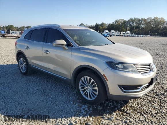 ✅ 2017 Lincoln MKX Select • VIN: 2LMPJ6KR5HBL35324 • Lot: 91622755. Wystawiony na Copart z przebiegiem 107 309 mil. Bezpłatny archiwum sprzedaży aukcyjnych z USA i szczegółowy raport historii pojazdu na DreamBid. Zdjęcie 4.