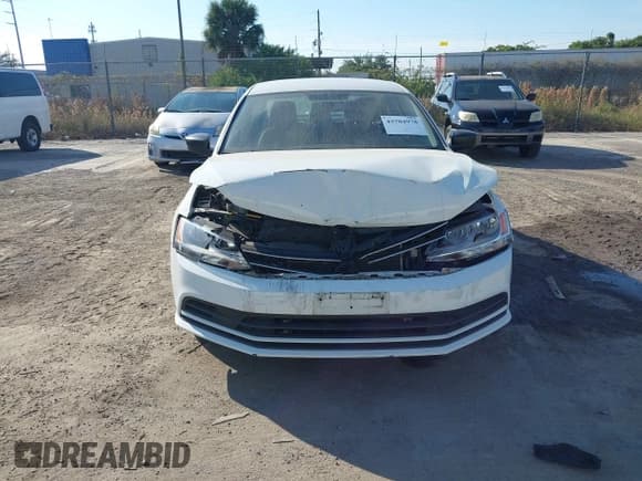 ✅ 2015 Volkswagen Jetta S • VIN: 3VW2K7AJ9FM343265 • Lot: 43704978. Wystawiony na IAAI z przebiegiem 77 334 mil. Bezpłatny archiwum sprzedaży aukcyjnych z USA i szczegółowy raport historii pojazdu na DreamBid. Zdjęcie 6.