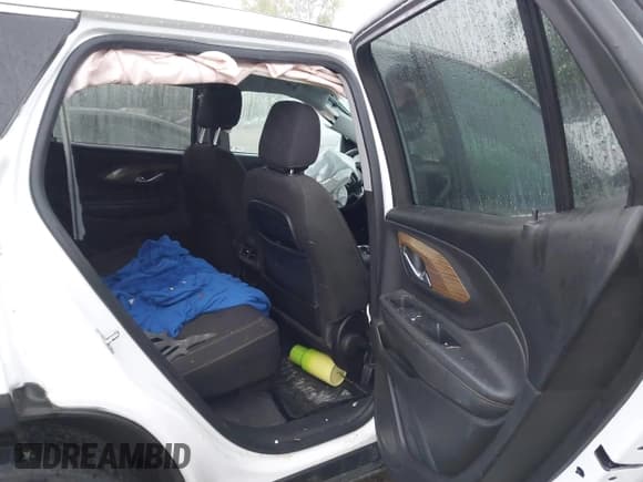 ✅ 2021 GMC Terrain SLE • VIN: 3GKALMEV9ML346455 • Lot: 43389645. Wystawiony na IAAI z przebiegiem 108 476 mil. Bezpłatny archiwum sprzedaży aukcyjnych z USA i szczegółowy raport historii pojazdu na DreamBid. Zdjęcie 8.