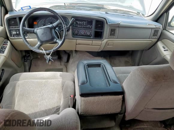 ✅ 2002 Chevrolet Tahoe LS • VIN: 1GNEC13V72R157234 • Lot: 71055205. Listed on Copart with 271,885 mi. Free auction sales archive from the USA and detailed vehicle history report at DreamBid. Image 8.