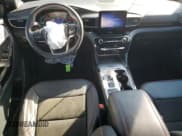 ✅ 2023 Ford Explorer ST-Line • VIN: 1FMSK7KH3PGA98145 • Lot: 82835544. Wystawiony na Copart z przebiegiem 26 405 mil. Bezpłatny archiwum sprzedaży aukcyjnych z USA i szczegółowy raport historii pojazdu na DreamBid. Zdjęcie 7.