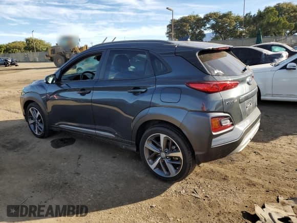 ✅ 2021 Hyundai Kona Limited • VIN: KM8K3CA50MU668984 • Лот: 39883914. Опубликован ранее на Copart с пробегом 26 682 миль. Бесплатный доступ к архиву аукционных продаж из США и подробный отчёт об истории автомобиля на DreamBid. Изображение 2.