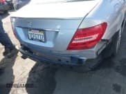 ✅ 2014 Mercedes-Benz C 250 Sport • VIN: WDDGF4HB4ER305973 • Lot: 41781503. Wystawiony na IAAI z przebiegiem 98 542 mil. Bezpłatny archiwum sprzedaży aukcyjnych z USA i szczegółowy raport historii pojazdu na DreamBid. Zdjęcie 18.