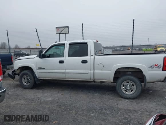 ✅ 2006 Chevrolet Silverado 2500HD LT1 • VIN: 1GCHK23D16F156660 • Lot: 41497692. Listed on IAAI with 287,502 mi. Free auction sales archive from the USA and detailed vehicle history report at DreamBid. Image 14.