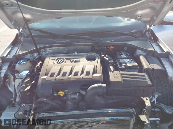 ✅ 2014 Volkswagen Passat SEL Premium • VIN: 1VWCN7A36EC040750 • Лот: 43014409. Опубликован ранее на IAAI с пробегом 125 361 миль. Бесплатный доступ к архиву аукционных продаж из США и подробный отчёт об истории автомобиля на DreamBid. Изображение 10.