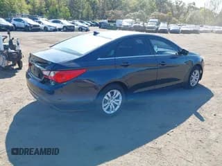 ✅ 2013 Hyundai Sonata GLS • VIN: 5NPEB4AC8DH533383 • Lot: 43367522. Wystawiony na IAAI z przebiegiem 87 935 mil. Bezpłatny archiwum sprzedaży aukcyjnych z USA i szczegółowy raport historii pojazdu na DreamBid. Zdjęcie 4.