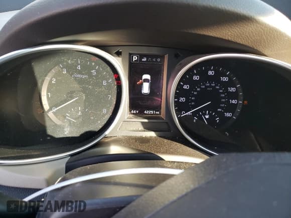 ✅ 2017 Hyundai Santa Fe 2.4L • VIN: 5XYZUDLB9HG458741 • Лот: 81174883. Опубликован ранее на Copart с пробегом 42 251 миль. Бесплатный доступ к архиву аукционных продаж из США и подробный отчёт об истории автомобиля на DreamBid. Изображение 9.