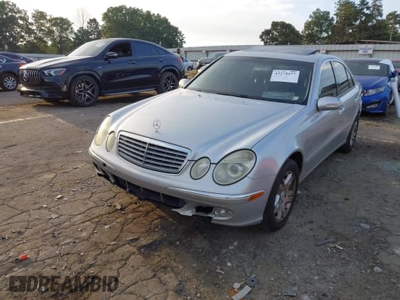 ✅ 2003 Mercedes-Benz E 320 • VIN: WDBUF65J63A118930 • Лот: 43279477. Опубликован ранее на IAAI с пробегом 205 787 миль. Бесплатный доступ к архиву аукционных продаж из США и подробный отчёт об истории автомобиля на DreamBid. Изображение 2.