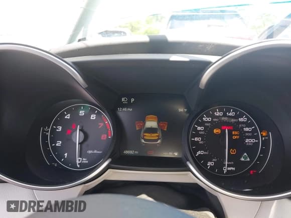 ✅ 2021 Alfa Romeo Giulia Quadrifoglio • VIN: ZARFAMEV1M7648209 • Lot: 42241740. Wystawiony na IAAI z przebiegiem 48 850 mil. Bezpłatny archiwum sprzedaży aukcyjnych z USA i szczegółowy raport historii pojazdu na DreamBid. Zdjęcie 7.