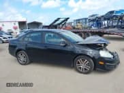 ✅ 2010 Volkswagen Jetta Limited Edition • VIN: 3VWAZ7AJ7AM078474 • Lot: 41945264. Wystawiony na IAAI z przebiegiem 161 362 mil. Bezpłatny archiwum sprzedaży aukcyjnych z USA i szczegółowy raport historii pojazdu na DreamBid. Zdjęcie 13.