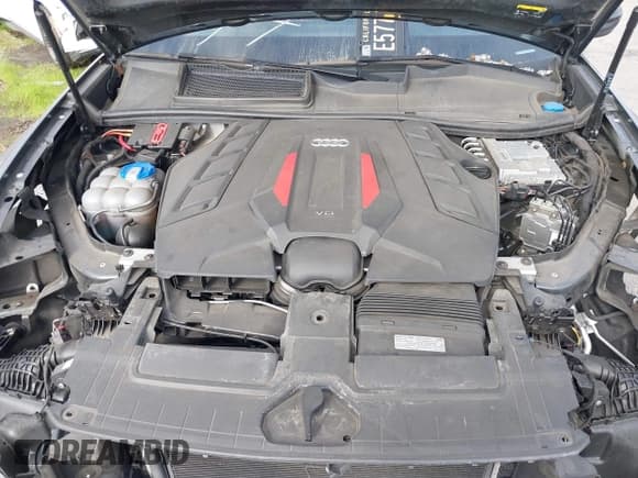 ✅ 2022 Audi SQ8 Prestige • VIN: WA1CWBF11ND017665 • Lot: 41430807. Wystawiony na IAAI z przebiegiem 30 619 mil. Bezpłatny archiwum sprzedaży aukcyjnych z USA i szczegółowy raport historii pojazdu na DreamBid. Zdjęcie 10.