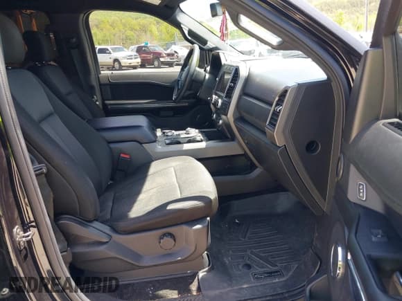 ✅ 2019 Ford Expedition Max XLT • VIN: 1FMJK1JT4KEA28379 • Lot: 42105018. Listed on IAAI with 129,259 mi. Free auction sales archive from the USA and detailed vehicle history report at DreamBid. Image 5.