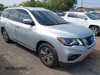 2020 Nissan Pathfinder S with VIN 5N1DR2AN6LC608892, listed as a IAAI auction lot 43233945 with 132,251 mi miles and . Bid and sale history available at DreamBid. Image 1.