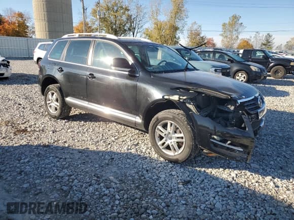 ✅ 2010 Volkswagen Touareg VR6 • VIN: WVGBF7A99AD003479 • Lot: 82742795. Listed on Copart with 140,596 mi. Free auction sales archive from the USA and detailed vehicle history report at DreamBid. Image 4.
