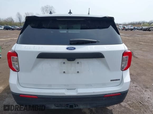 ✅ 2023 Ford Police Interceptor Utility • VIN: 1FM5K8AB4PGA20859 • Lot: 41944891. Wystawiony na IAAI z przebiegiem 55 668 mil. Bezpłatny archiwum sprzedaży aukcyjnych z USA i szczegółowy raport historii pojazdu na DreamBid. Zdjęcie 16.