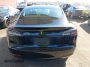 ✅ 2019 Tesla Model 3 Mid Range • VIN: 5YJ3E1EA3KF316809 • Lot: 43525262. Wystawiony na IAAI z przebiegiem 79 048 mil. Bezpłatny archiwum sprzedaży aukcyjnych z USA i szczegółowy raport historii pojazdu na DreamBid. Zdjęcie 16.