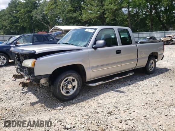 ✅ 2004 Chevrolet Silverado 1500 LS • VIN: 2GCEC19V941138194 • Lot: 67627705. Wystawiony na Copart z przebiegiem 156 592 mil. Bezpłatny archiwum sprzedaży aukcyjnych z USA i szczegółowy raport historii pojazdu na DreamBid. Zdjęcie 1.