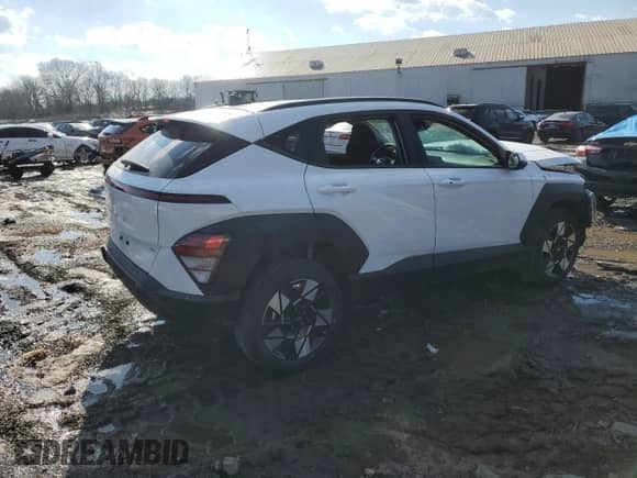 2024 Hyundai Kona SEL with VIN KM8HBCABXRU173198, listed as a Copart auction lot 42580835 with 8,937 mi miles and Clean title. Bid and sale history available at DreamBid. Image 3.