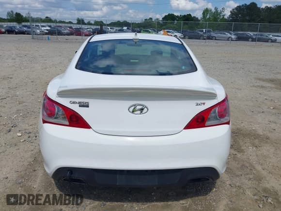 ✅ 2012 Hyundai Genesis Coupe Premium • VIN: KMHHT6KD1CU077160 • Lot: 42077970. Wystawiony na IAAI z przebiegiem 137 577 mil. Bezpłatny archiwum sprzedaży aukcyjnych z USA i szczegółowy raport historii pojazdu na DreamBid. Zdjęcie 17.