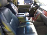 ✅ 2011 Chevrolet Suburban LTZ • VIN: 1GNSKKE3XBR233634 • Лот: 43359509. Опубликован ранее на IAAI с пробегом 240 336 миль. Бесплатный доступ к архиву аукционных продаж из США и подробный отчёт об истории автомобиля на DreamBid. Изображение 5.