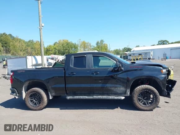 ✅ 2019 Chevrolet Silverado 1500 RST • VIN: 1GCRYEED0KZ365365 • Lot: 43261924. Wystawiony na IAAI z przebiegiem 70 192 mil. Bezpłatny archiwum sprzedaży aukcyjnych z USA i szczegółowy raport historii pojazdu na DreamBid. Zdjęcie 13.