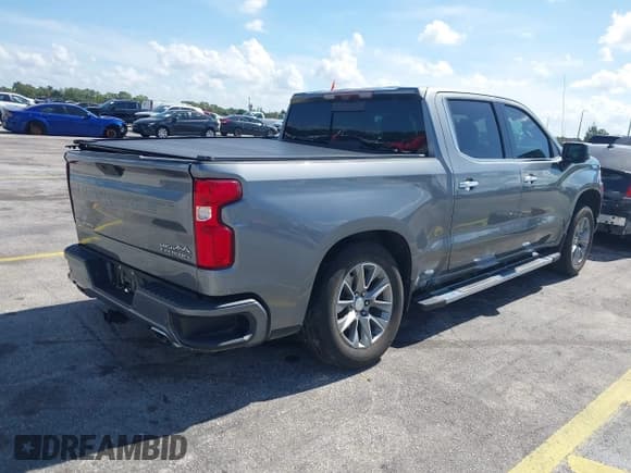 ✅ 2021 Chevrolet Silverado 1500 High Country • VIN: 3GCPWFED4MG144695 • Lot: 42880446. Wystawiony na IAAI z przebiegiem 14 271 mil. Bezpłatny archiwum sprzedaży aukcyjnych z USA i szczegółowy raport historii pojazdu na DreamBid. Zdjęcie 4.