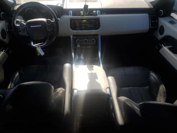 ✅ 2015 Land Rover Range Rover Sport Supercharged • VIN: SALWR2TFXFA539894 • Lot: 91033835. Wystawiony na Copart z przebiegiem 123 294 mil. Bezpłatny archiwum sprzedaży aukcyjnych z USA i szczegółowy raport historii pojazdu na DreamBid. Zdjęcie 8.