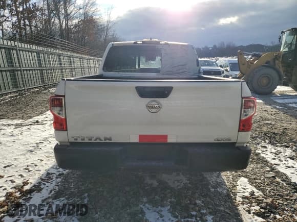 ✅ 2022 Nissan Titan S • VIN: 1N6AA1EC1NN106975 • Lot: 86409054. Listed on Copart with 97,950 mi. Free auction sales archive from the USA and detailed vehicle history report at DreamBid. Image 6.