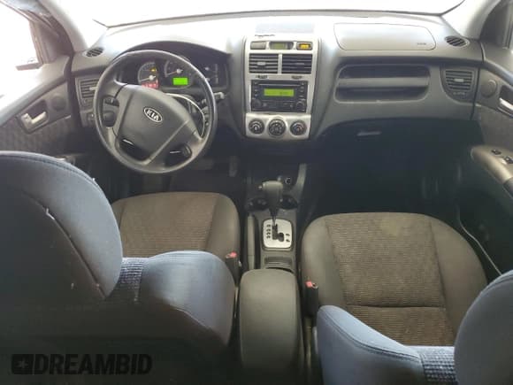 ✅ 2008 Kia Sportage LX • VIN: KNDJF723987458738 • Lot: 83374444. Listed on Copart with 256,396 mi. Free auction sales archive from the USA and detailed vehicle history report at DreamBid. Image 8.