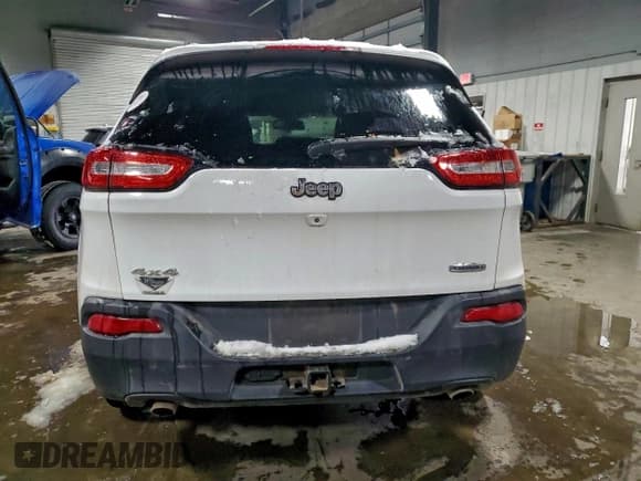 ✅ 2014 Jeep Cherokee Latitude • VIN: 1C4PJMCS9EW285429 • Lot: 95668785. Wystawiony na Copart z przebiegiem 186 104 mil. Bezpłatny archiwum sprzedaży aukcyjnych z USA i szczegółowy raport historii pojazdu na DreamBid. Zdjęcie 6.