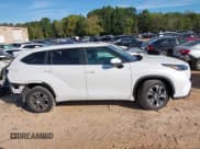 ✅ 2024 Toyota Highlander XSE • VIN: 5TDKDRAH4RS052389 • Lot: 43370259. Listed on IAAI with 36,786 mi. Free auction sales archive from the USA and detailed vehicle history report at DreamBid. Image 13.