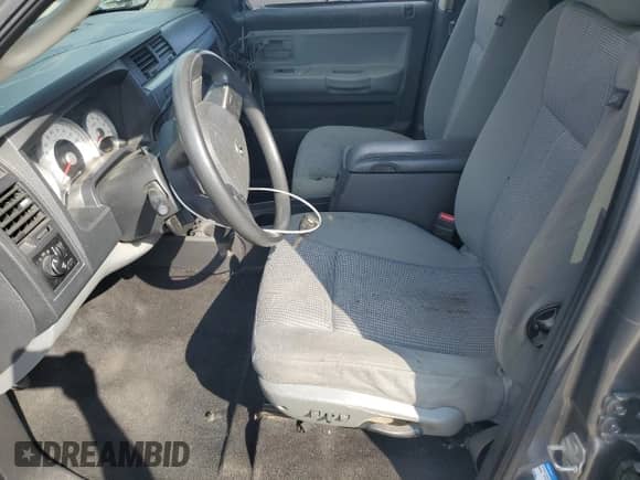 2008 Dodge Dakota SLT z VIN 1D7HE48N28S517642, wystawiony jako Copart lot #80158895 z przebiegiem 126 750 mil mil oraz Szkoda całkowita • Salvage title. Historia ofert i sprzedaży dostępna na DreamBid. Obrazek 7.